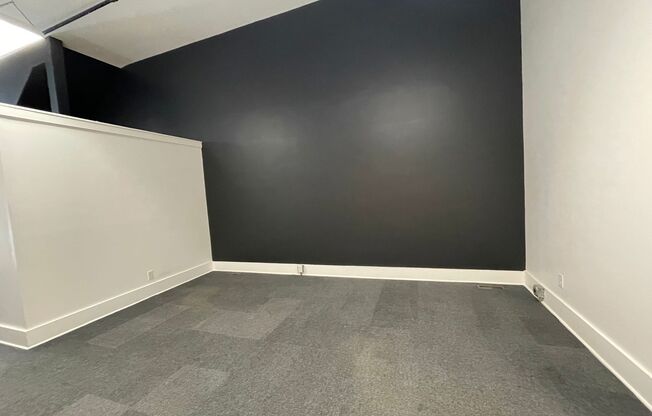 Studio, , 800 sqft, $1,200, Unit SLS110 office