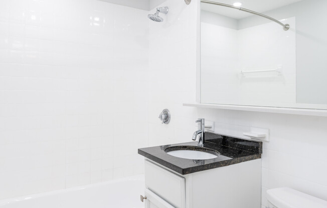 2 beds, 1 bath, 785 sqft, $3,750, Unit 18G
