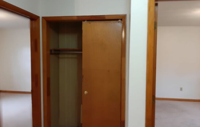 2 beds, 1 bath, 903 sqft, $1,210, Unit I-5