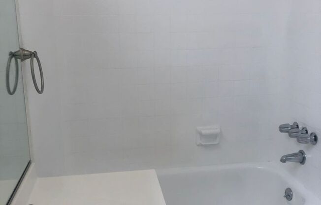 Studio, 1 bath, $1,500, Unit 210