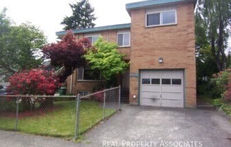 4215 Linden Ave N