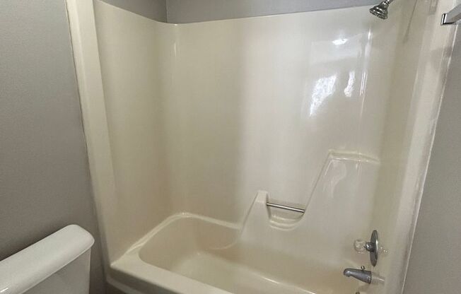 Studio, 1 bath, 480 sqft, $675, Unit 207