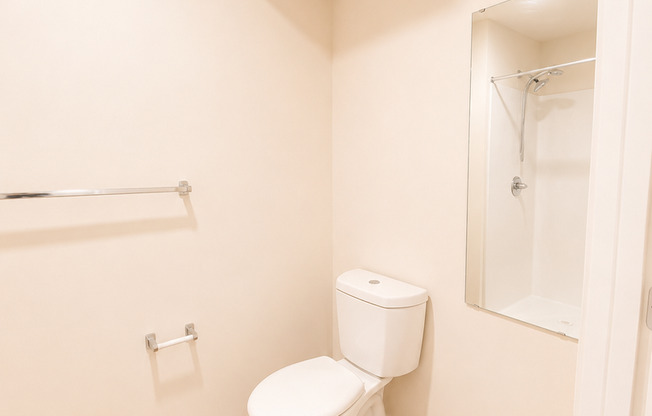 Studio, 1 bath, 175 sqft, $999, Unit 215