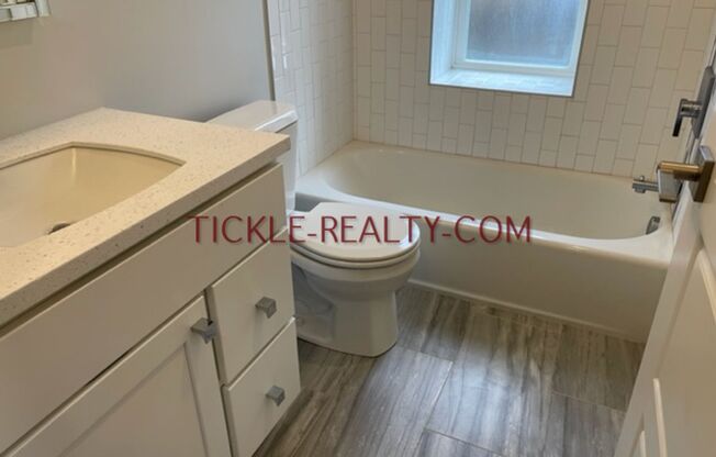 Studio, 1 bath, $975, Unit R17