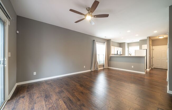 Fantastic 2 Bedroom, 1.5 Bath Townhome in the Hedingham, N Raleigh - Pet Friendly!