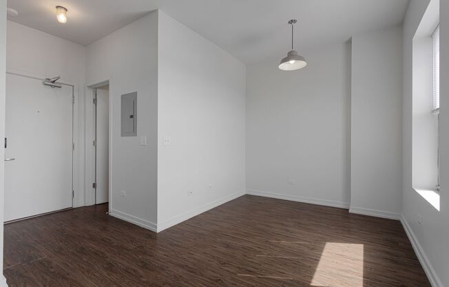 Studio, 1 bath, 212 sqft, $1,550, Unit 1203
