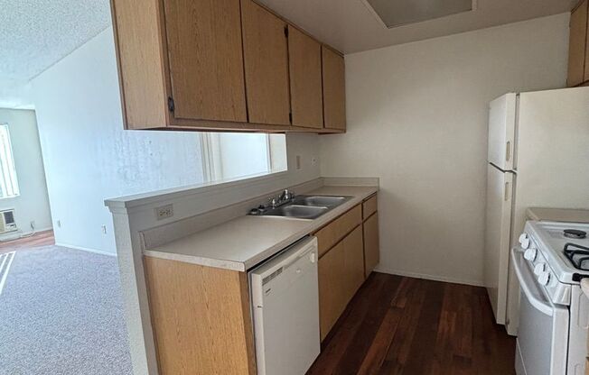 1 bed, 1 bath, 660 sqft, $1,800, Unit 64
