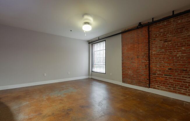 2 beds, 2 baths, 945 sqft, $1,295, Unit 301