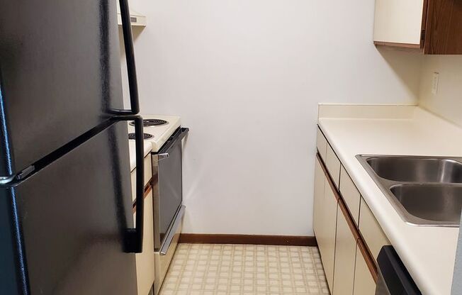 2 beds, 1.5 baths, 950 sqft, $1,434, Unit 5811-2A