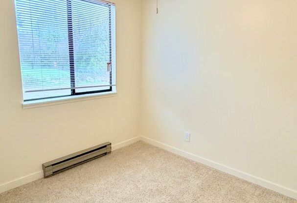 1 bed, 1 bath, 650 sqft, $1,250, Unit B201