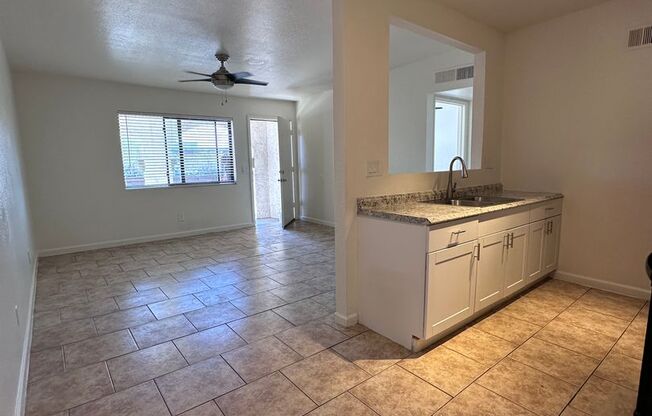 1 bed, 1 bath, 580 sqft, $850, Unit 2142