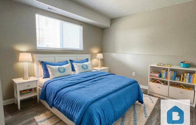 435 W VAN BUREN ST