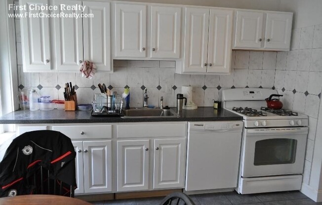 98 STRATHMORE RD