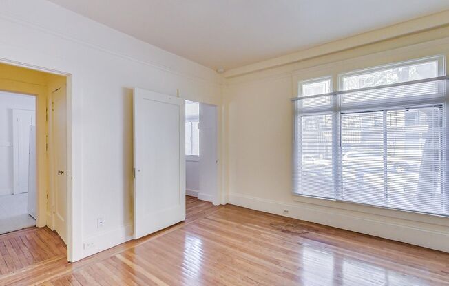 1112 LARKIN ST