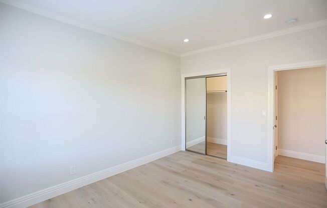 2 beds, 1 bath, $2,200, Unit # 17