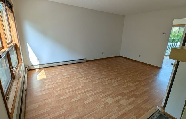 Cute 3 Bedroom Condo w/ Bonus Room - Walking Distance to MSU Campus!