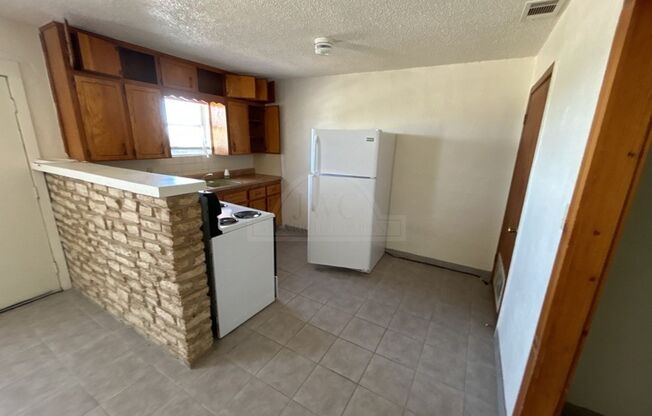 1 bed, 1 bath, $525, Unit 1134 Hwy 190 W