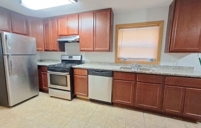 3200 N Newland