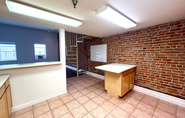 Studio, 1 bath, $1,350, Unit A321 1/2-3