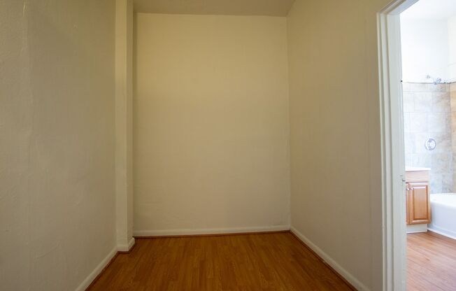 2 beds, 1 bath, $1,345, Unit 214