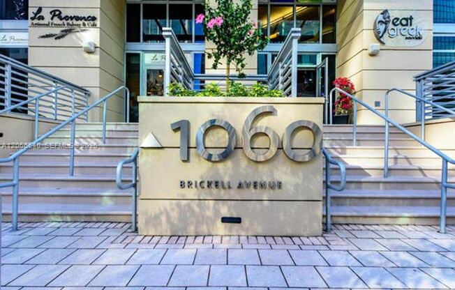 1 bed, 1.5 baths, $3,100, Unit # 206