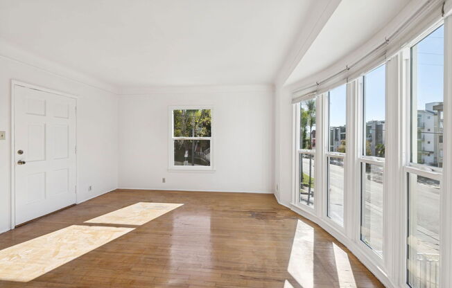 1556 S BEVERLY GLN BLVD