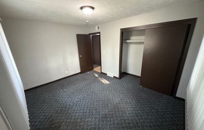 2 beds, 1 bath, 1,080 sqft, $850, Unit #10