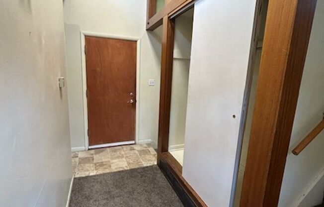 2 beds, 1 bath, $2,000