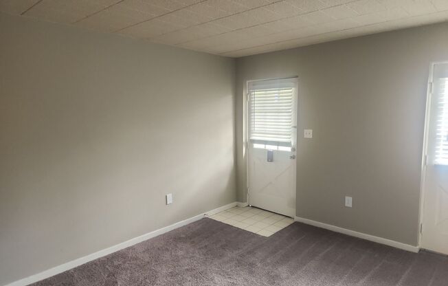 2 beds, 1 bath, 1,047 sqft, $1,425, Unit WG1-4