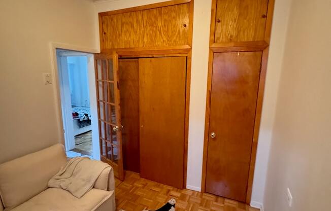 2 beds, 1 bath, $3,400, Unit 2