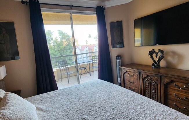 2 beds, 2 baths, $2,000, Unit # 326