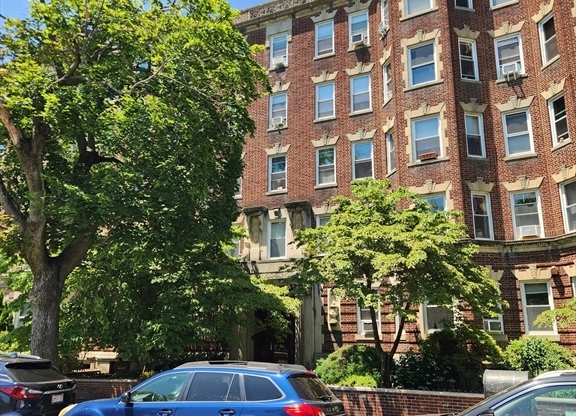 2 beds, 1 bath, 500 sqft, $2,800, Unit 12