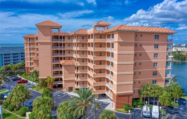 530 S GULFVIEW BLVD