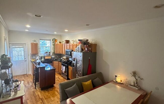 Spacious, Renovated 4BR/2.5BTH w/ HW Floors, A/C, W/D, Yard