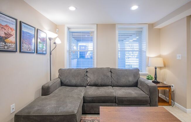 Cozy 1 BR/1 BA Apartment in H Street Corridor!