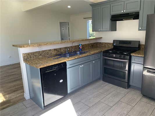 3 beds, 1 bath, 1,200 sqft, $3,100, Unit SUITE B