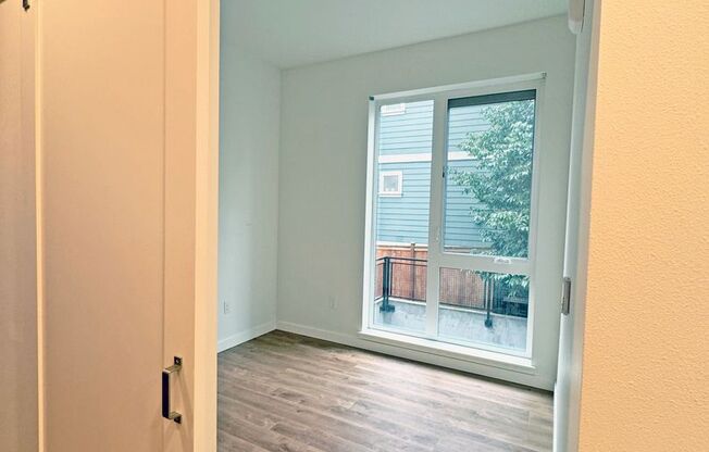 1 bed, 1 bath, 405 sqft, $1,750, Unit 108