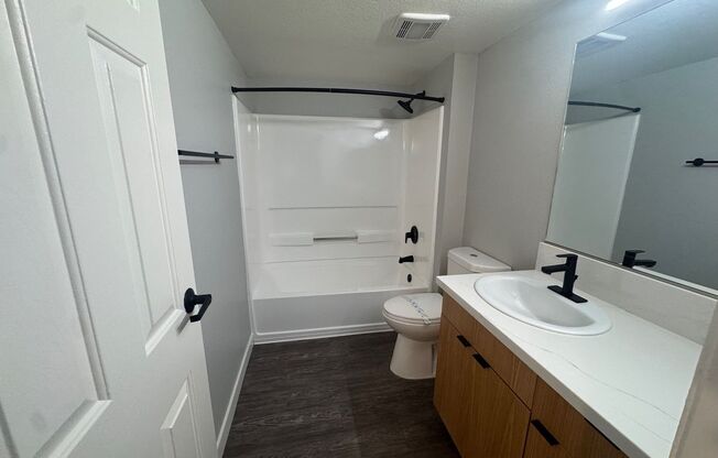 2 beds, 2 baths, 986 sqft, $2,595, Unit 10