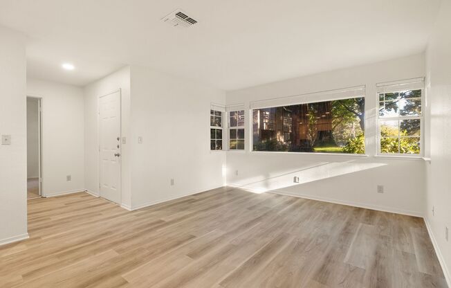 2 beds, 1 bath, 825 sqft, $1,595, Unit 048