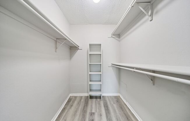 2 beds, 2 baths, 968 sqft, $949, Unit 86005