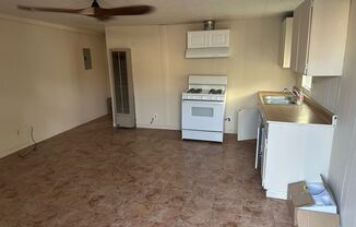 1 bed, 1 bath, 500 sqft, $900, Unit B