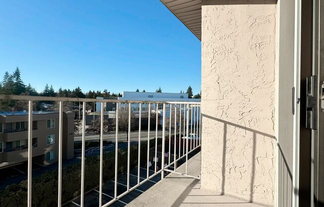 1 bed, 1 bath, 636 sqft, $1,595, Unit 427