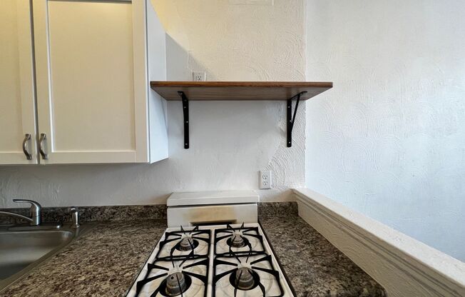 Studio, 1 bath, 400 sqft, $875, Unit 710