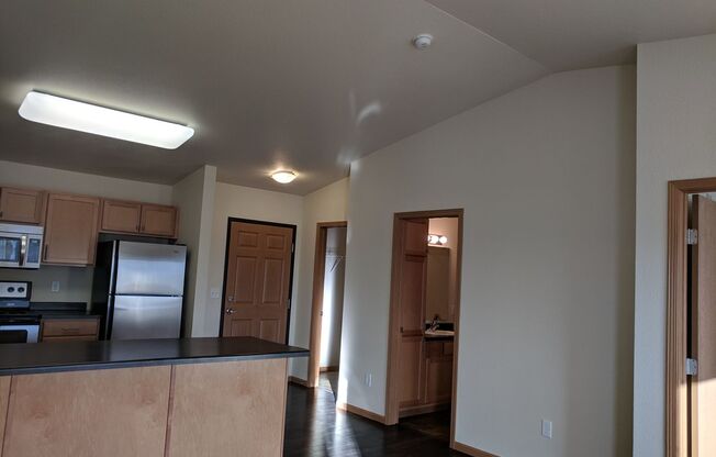 2 beds, 2 baths, 894 sqft, $1,280, Unit 627-308