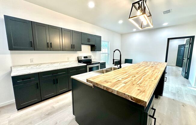 Self-Showing Brand New Construction in Central Lubbock Available 8/1!