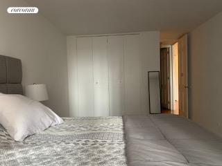 2 beds, 1 bath, $5,600, Unit 19J