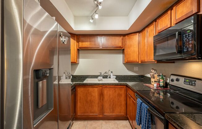 2 beds, 2 baths, $2,500, Unit #107