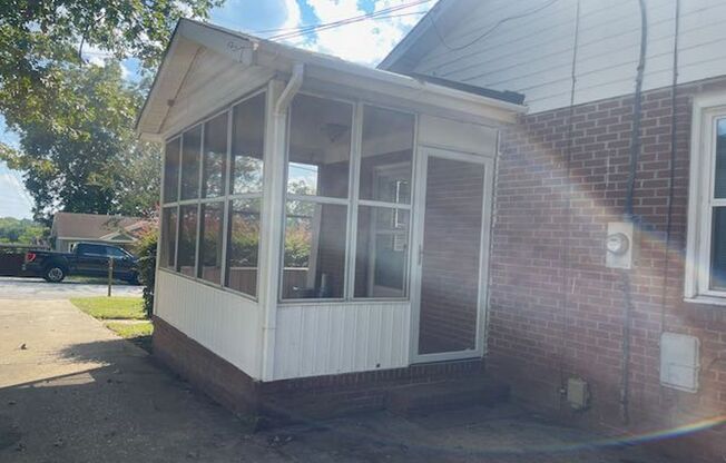 3 beds, 2 baths, $1,500