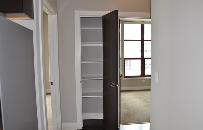 2 beds, 1 bath, 1,000 sqft, $2,240, Unit 407