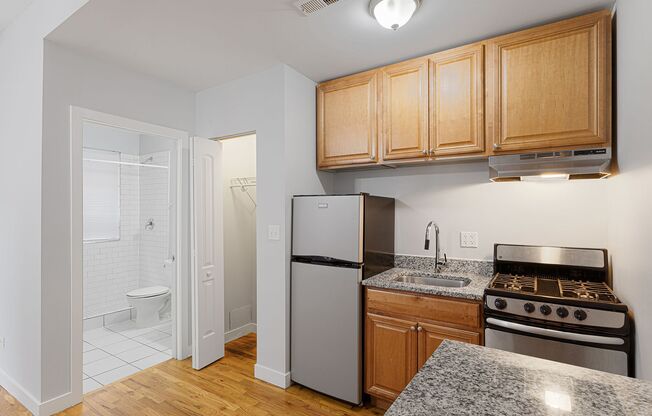 Studio, 1 bath, 250 sqft, $1,295, Unit 7456-2E